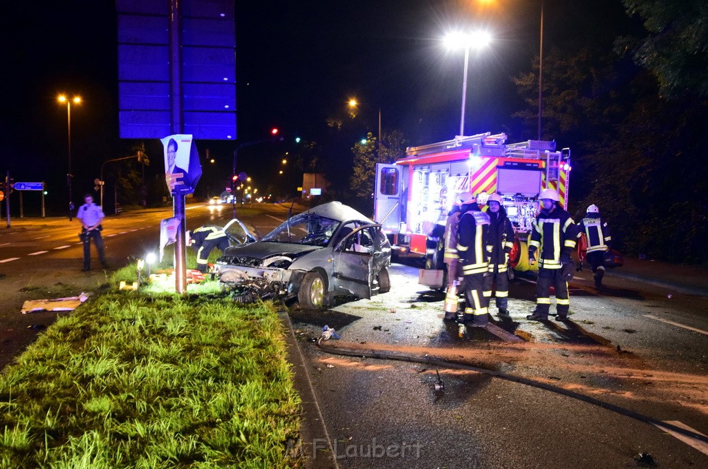 Schwerer VU Koeln Dellbrueck Bergisch Gladbacherstr Herler Ring P006.JPG - Miklos Laubert